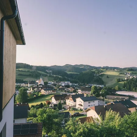 Karlingerhaus אכסניה