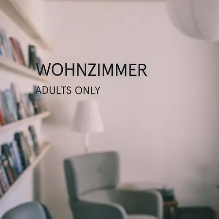 Karlingerhaus Hostel *