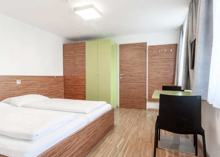 Hostel Karlingerhaus