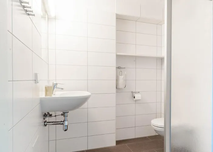 Karlingerhaus Hostel *