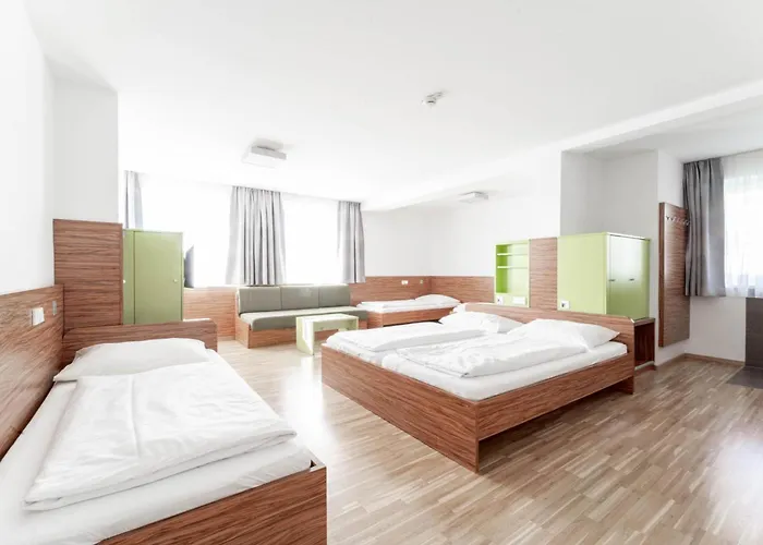 Hostel Karlingerhaus