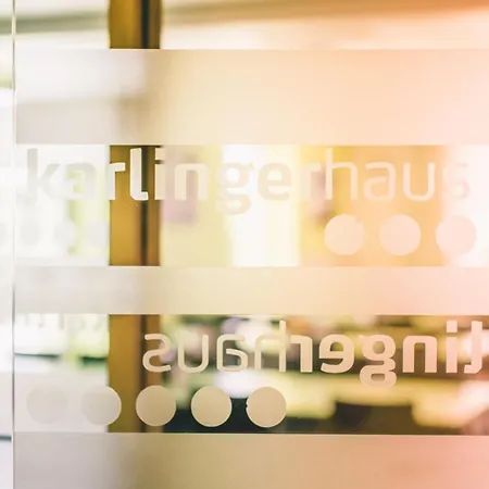 Hostal Karlingerhaus *