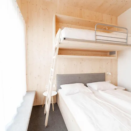 Karlingerhaus Hostal *