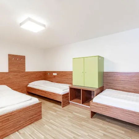 Karlingerhaus Hostal