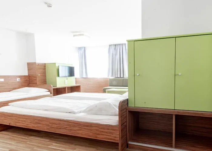 Hostel Karlingerhaus